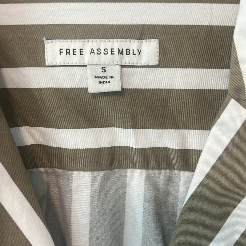 Free Assembly Dress - Picture 5 of 7